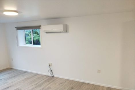 Photo of property in 32a Wade River Road, Stanmore Bay, Whangaparaoa, 0932