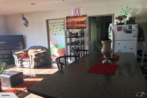 Photo of property in 103r Glengarry Road, Glen Eden, Auckland, 0602