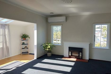 Photo of property in 18 Trelissick Crescent, Ngaio, Wellington, 6035