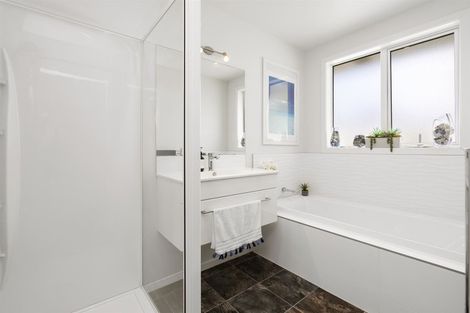 Photo of property in 6 Plescher Crescent, Leamington, Cambridge, 3432