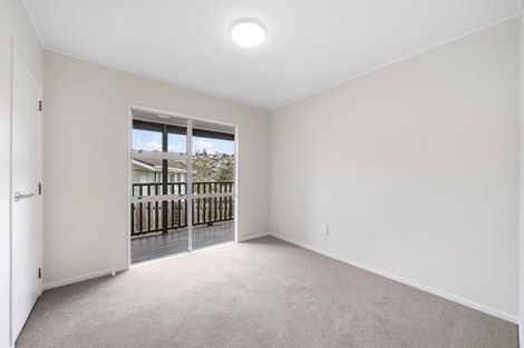 Photo of property in 63 Trias Road, Totara Vale, Auckland, 0629