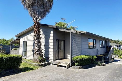 Photo of property in 49 Gosford Drive, Botany Downs, Auckland, 2010