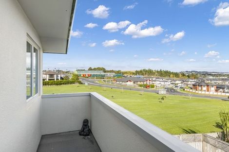 Photo of property in 9a Bundoran Way, Pinehill, Auckland, 0632