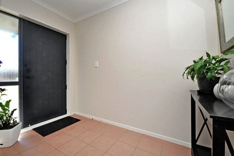 Photo of property in 6 Lothian Brae, Wattle Downs, Auckland, 2103