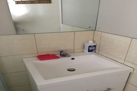 Photo of property in 16 Rathgar Road, Henderson, Auckland, 0610