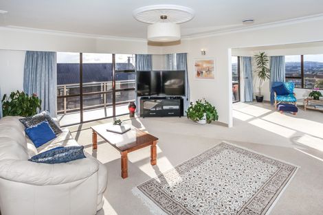 Photo of property in 6 Tremen Place, Pukekohe, 2120