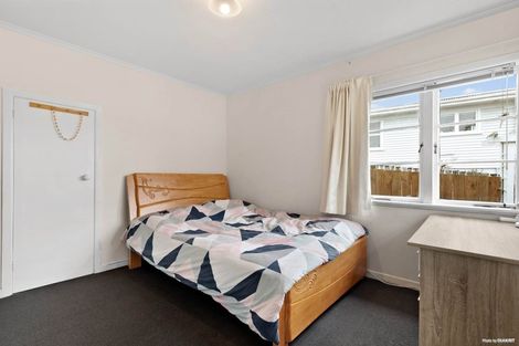 Photo of property in 1/53 Bruce Road, Glenfield, Auckland, 0629