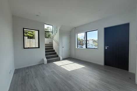 Photo of property in 33a Garadice Road, Rothesay Bay, Auckland, 0630