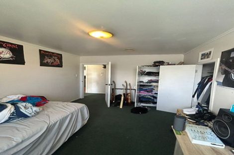 Photo of property in 4 Hereford Street, Te Atatu Peninsula, Auckland, 0610