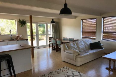 Photo of property in 119 Wairau Road, Oakura, 4314