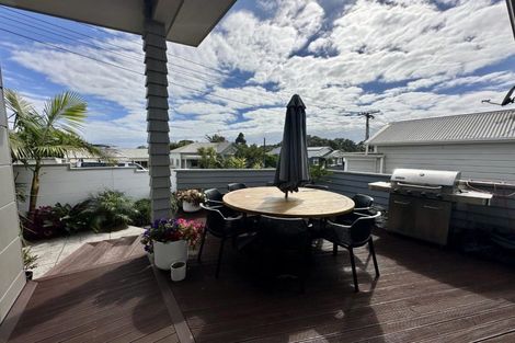 Photo of property in 162 Molesworth Street, New Plymouth, 4312