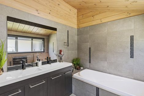 Photo of property in 126 Maui Pomare Road, Nikau Valley, Paraparaumu, 5032