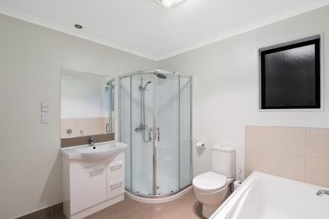 Photo of property in 51 Saralee Drive, Manurewa, Auckland, 2105