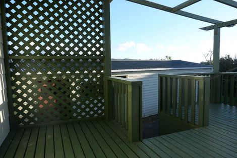 Photo of property in 115 Gloaming Hill, Titahi Bay, Porirua, 5022