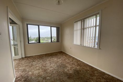 Photo of property in 75 Mould Street, Waitara, 4320