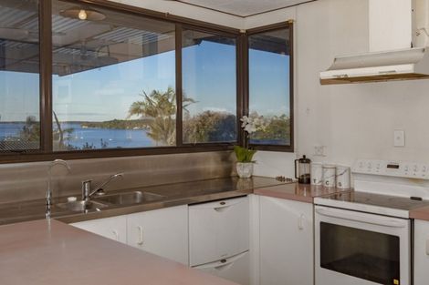 Photo of property in 1 Tinopai Drive, Omokoroa, 3114