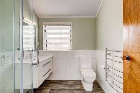 Photo of property in 2/13 Mana Esplanade, Paremata, Porirua, 5026