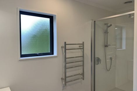 Photo of property in 468c Roscommon Road, Clendon Park, Auckland, 2103