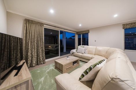 Photo of property in 1 Rodeo Drive, Kelvin Grove, Palmerston North, 4414