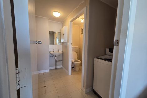 Photo of property in Churchill Flats, 213 The Terrace, Wellington Central, Wellington, 6011