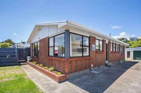 Photo of property in 16 Eskdale Road, Papakowhai, Porirua, 5024