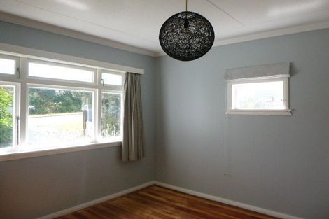 Photo of property in 33 Toi Street, Otaki Beach, Otaki, 5512