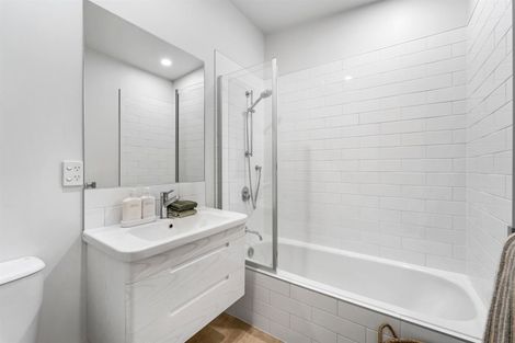Photo of property in Habitat Apartments, 17/31 Byron Avenue, Takapuna, Auckland, 0622