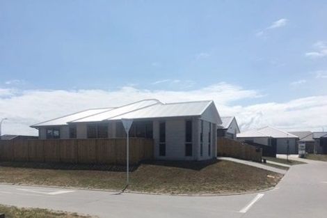 Photo of property in 3 Taioma Close, Papamoa, 3118