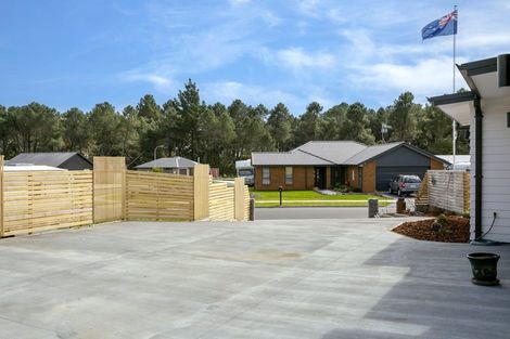 Photo of property in 2 Kohuhu Place, Motuoapa, 3382