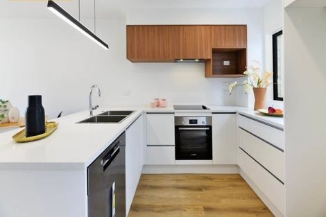 Photo of property in 5/9 Flanshaw Road, Te Atatu South, Auckland, 0610