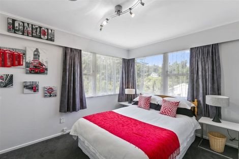 Photo of property in 18 Glen Alton Avenue, Paparangi, Wellington, 6037