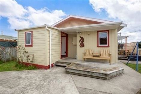 Photo of property in 46 Kirk Street, Otaki, 5512