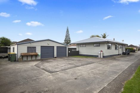 Photo of property in 48 Sandspit Road, Waiuku, 2123