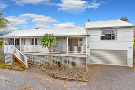 Photo of property in 4 Tadley Court, Goodwood Heights, Auckland, 2105