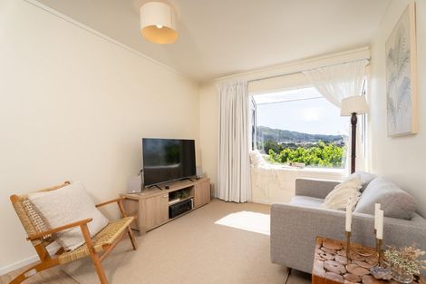 Photo of property in 3a Roberts Street, Tawa, Wellington, 5028