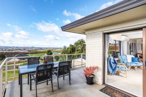 Photo of property in 6 Tremen Place, Pukekohe, 2120