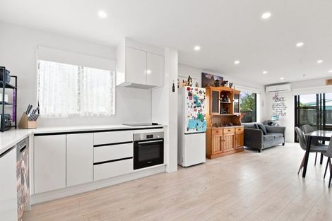 Photo of property in 18a Larissa Avenue, Henderson, Auckland, 0610