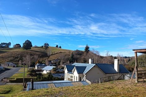 Photo of property in 6 Iona Street, Lawrence, 9532