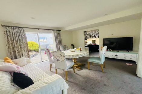Photo of property in 15 Constable Lane, West Harbour, Auckland, 0618