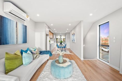 Photo of property in 8/218 Lake Road, Northcote, Auckland, 0627