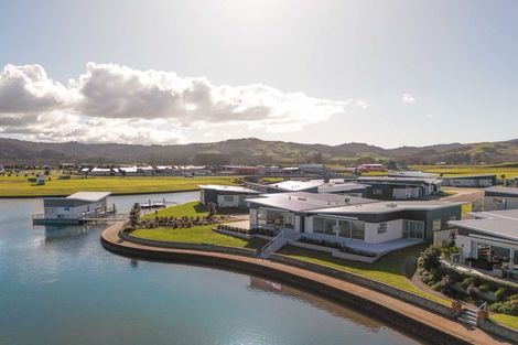 Photo of property in 16 Vanita Drive, Whitianga, 3510