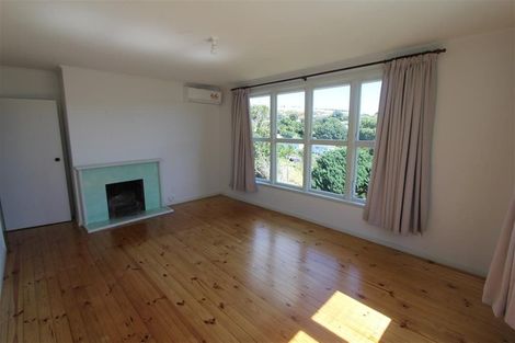 Photo of property in 46 Hereford Street, Cannons Creek, Porirua, 5024