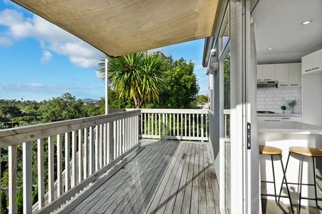 Photo of property in 49a Onewa Road, Northcote, Auckland, 0627