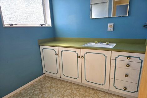 Photo of property in 10 Stirling Crescent, Hokowhitu, Palmerston North, 4410