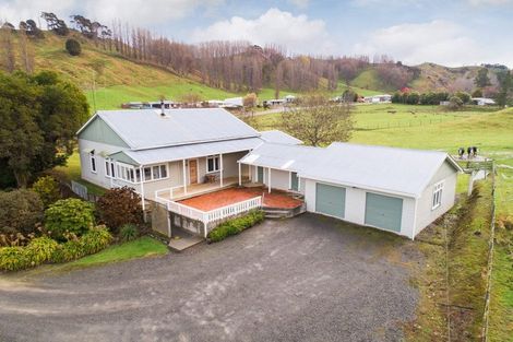 Photo of property in 54/56 Ongo Road, Hunterville, 4730