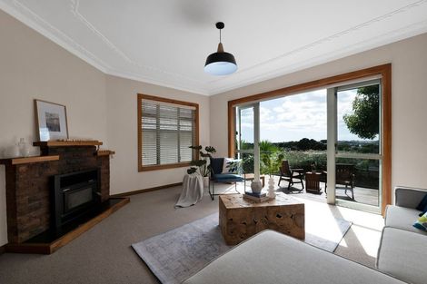 Photo of property in 86 Mangorei Road, Strandon, New Plymouth, 4312