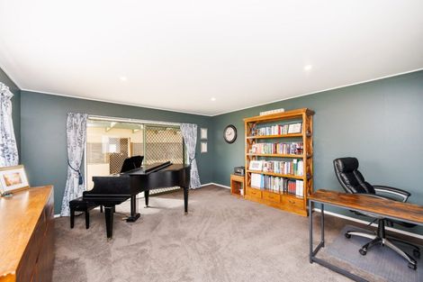 Photo of property in 4 Paradise Avenue, Feilding, 4775
