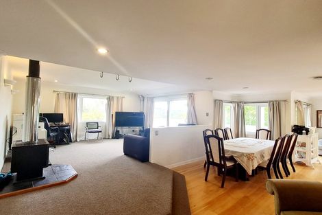 Photo of property in 31 Mandeville Place, Unsworth Heights, Auckland, 0632