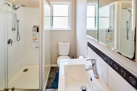 Photo of property in 6 Hobbs Grove, Epuni, Lower Hutt, 5011