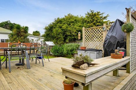 Photo of property in 237 South Road, Hawera, 4610